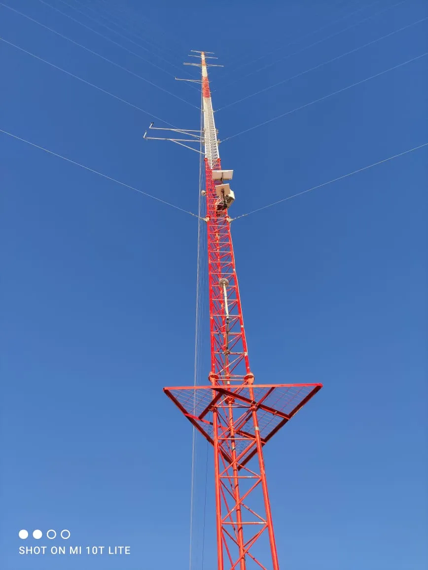 torre ventada de prospección eólica